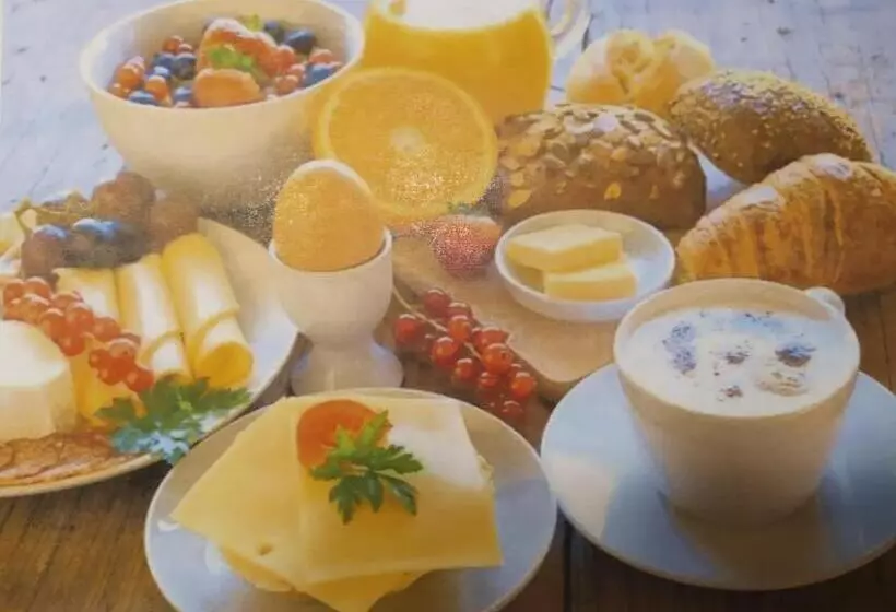 Aamiaismajoitus (B&B) Gästehaus Weitblick