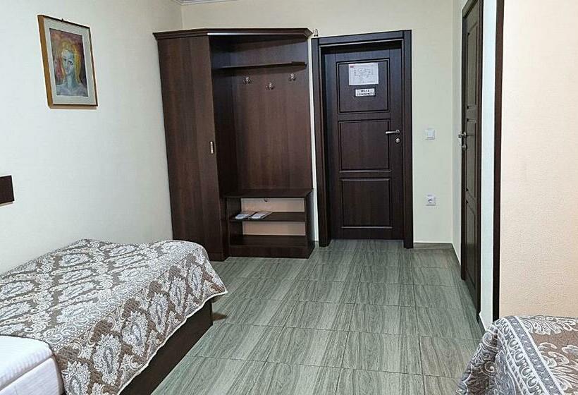 Hotel готель валерія