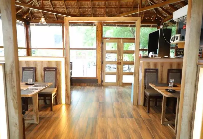 Hotelli Dream World Boarding & Lodging