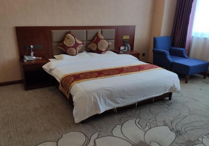 Отель Greentree Alliance Xinjiang Tacheng Yumin County Honghua Road