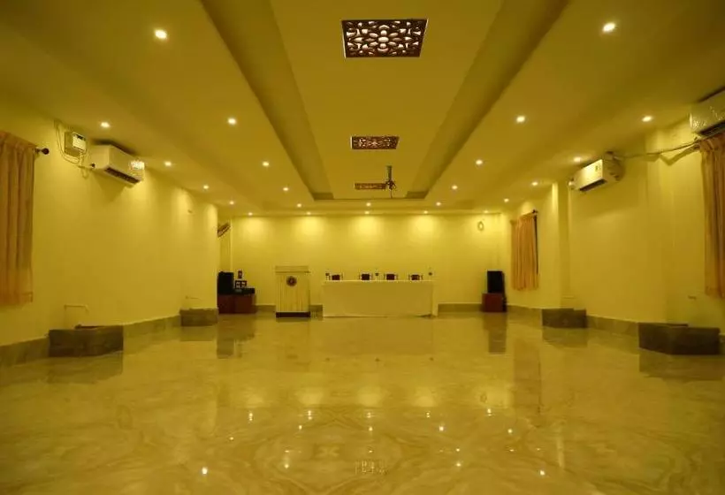 Hotelli Dream World Boarding & Lodging