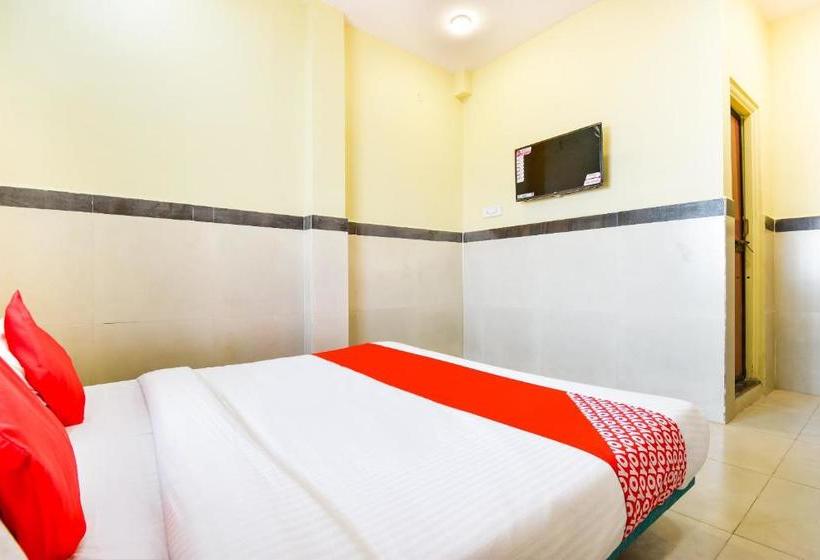 Hotelli Oyo 71301  Karemore Celebration