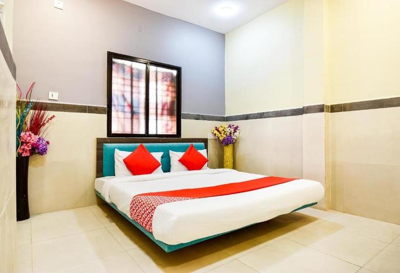 Hotelli Oyo 71301  Karemore Celebration