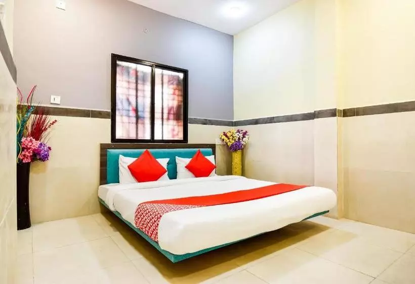 Hotelli Oyo 71301  Karemore Celebration