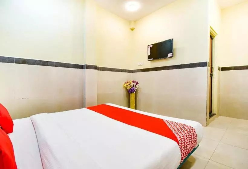 Hotelli Oyo 71301  Karemore Celebration