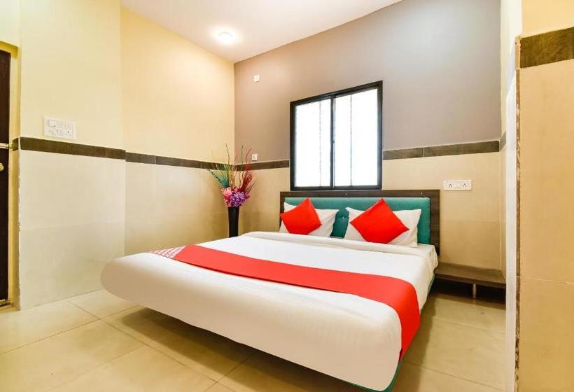 Hotelli Oyo 71301  Karemore Celebration