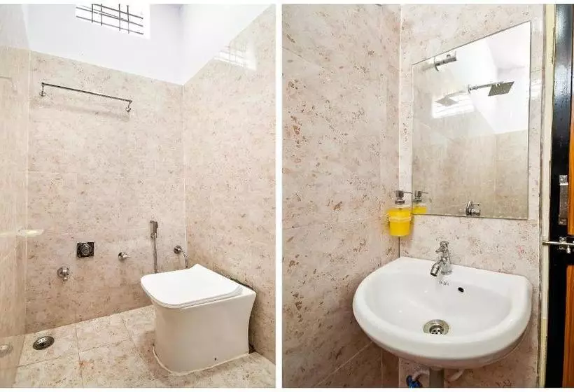 Hotelli Oyo 71301  Karemore Celebration