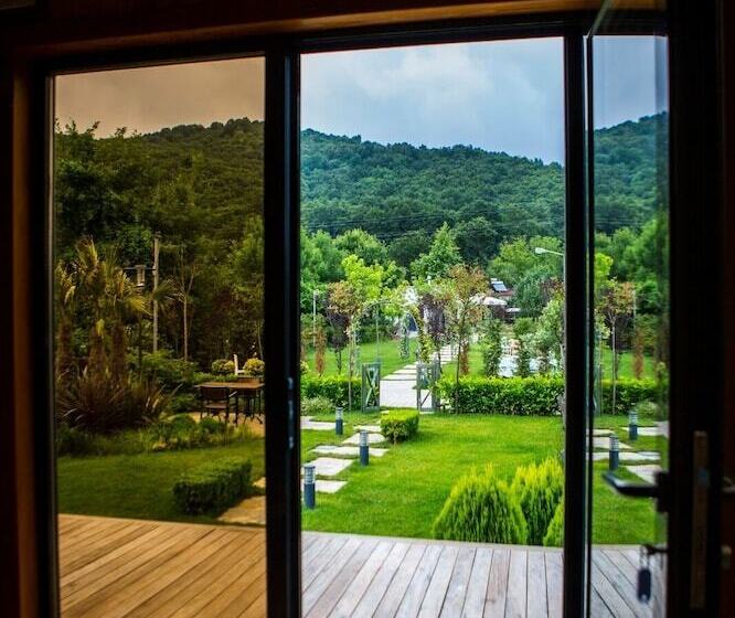 בית מלון כפרי Pamera Garden