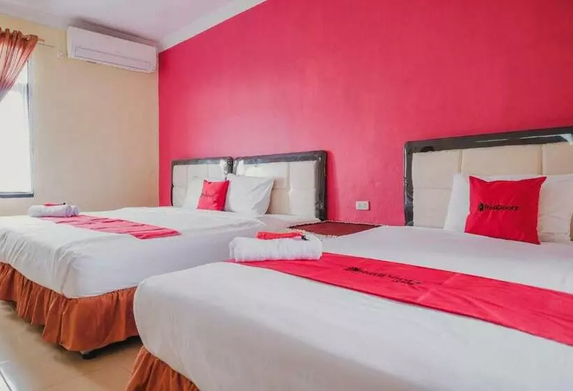 ホテル Reddoorz Syariah Near Kebun Raya Liwa