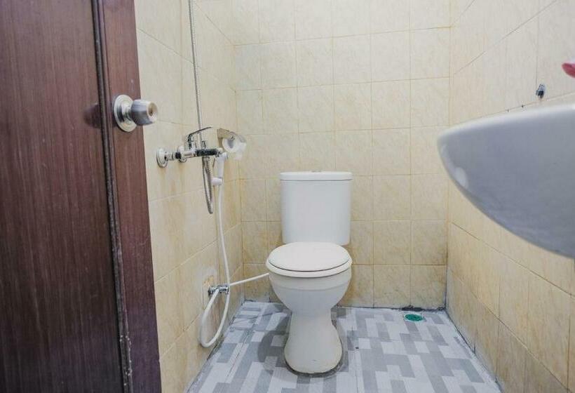 Hotel Reddoorz Syariah Near Kebun Raya Liwa