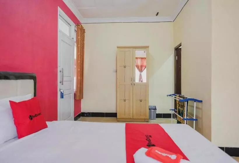 ホテル Reddoorz Syariah Near Kebun Raya Liwa