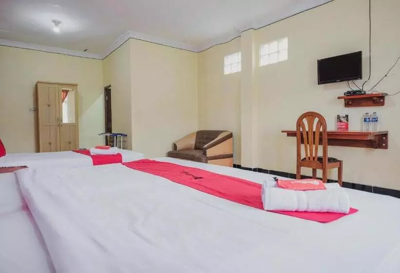 ホテル Reddoorz Syariah Near Kebun Raya Liwa