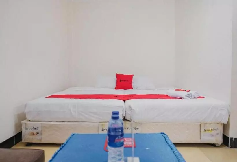 ホテル Reddoorz Syariah Near Kebun Raya Liwa