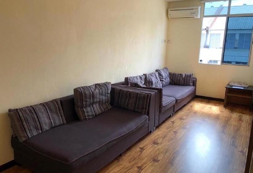 בית מלון כפרי Sarina