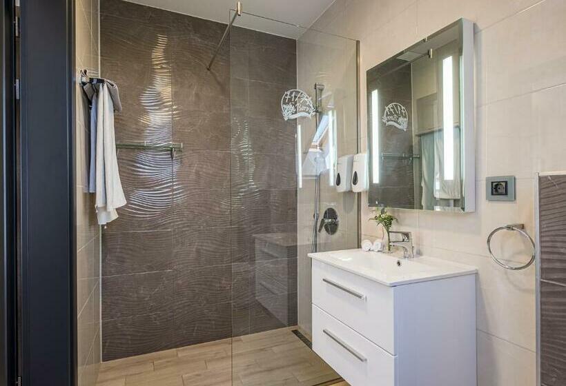 호텔 Vitis Kúria 7171 Balatonrendes