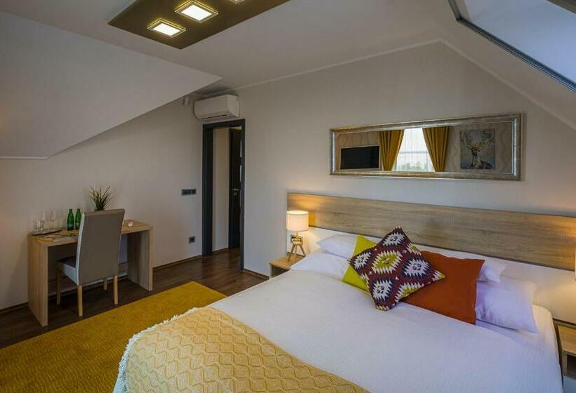 호텔 Vitis Kúria 7171 Balatonrendes