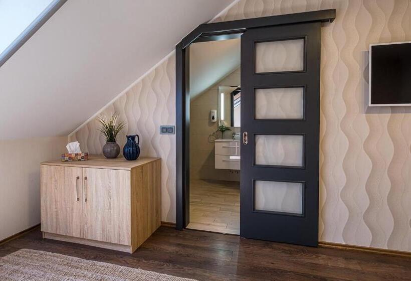 호텔 Vitis Kúria 7171 Balatonrendes