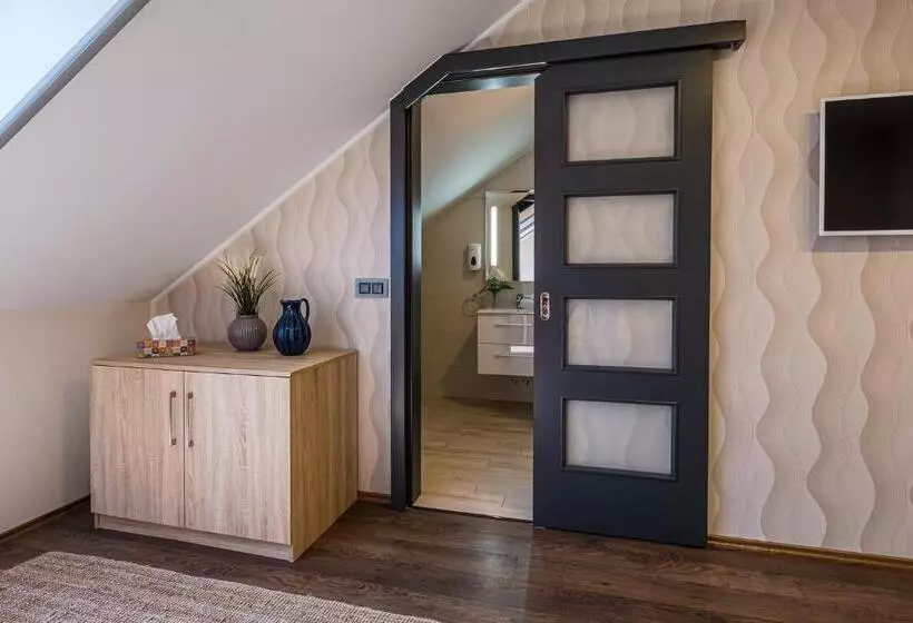 ホテル Vitis Kúria 7171 Balatonrendes