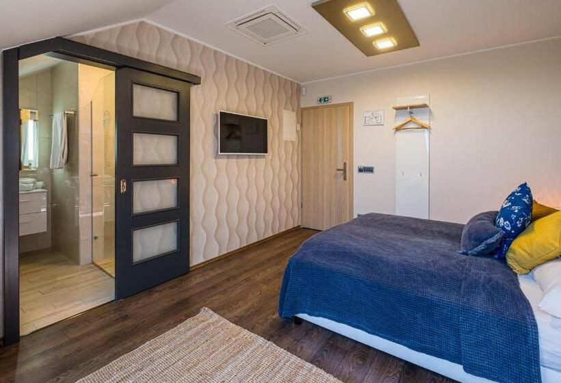 호텔 Vitis Kúria 7171 Balatonrendes