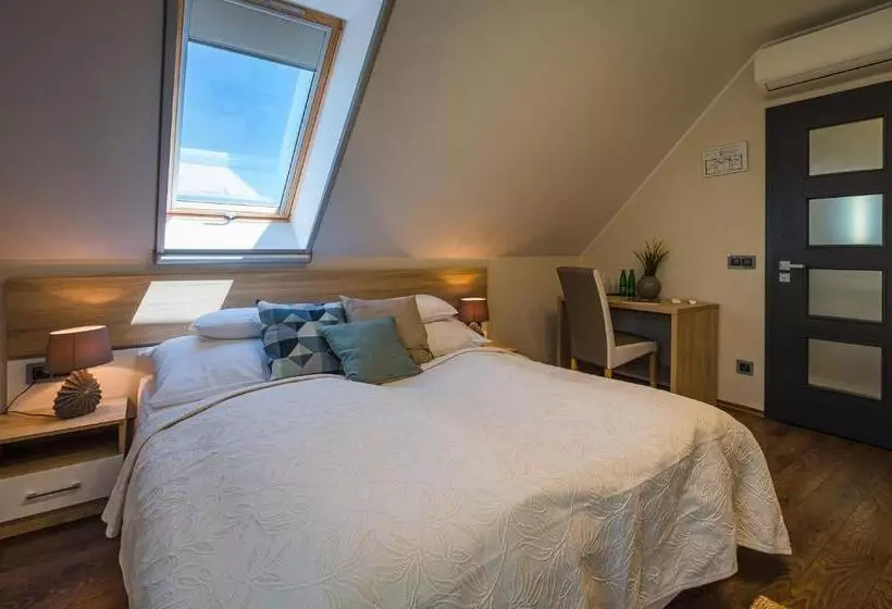 ホテル Vitis Kúria 7171 Balatonrendes