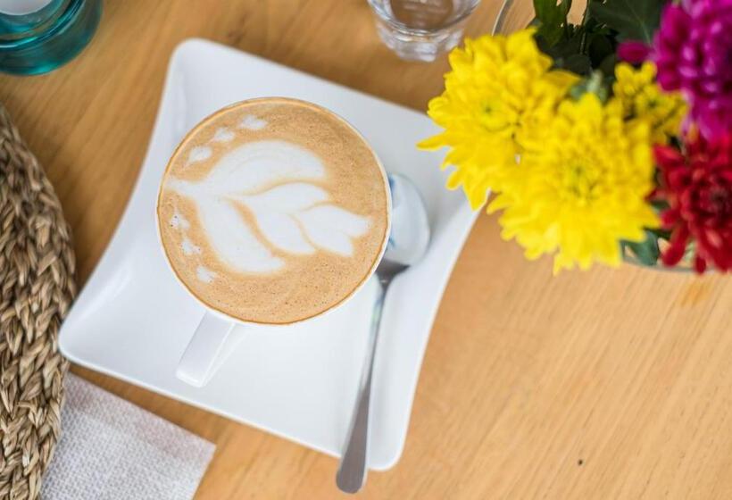 호텔 Vitis Kúria 7171 Balatonrendes