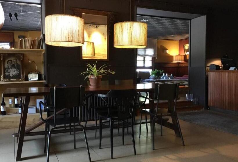 펜션 Hostal Can Maret