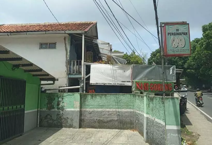 Pensión Penginapan 99