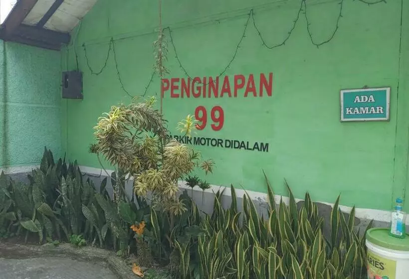Pensión Penginapan 99