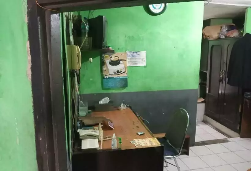 Pensión Penginapan 99