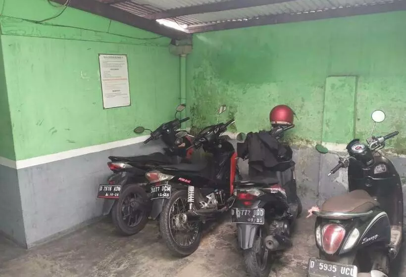 Pensión Penginapan 99