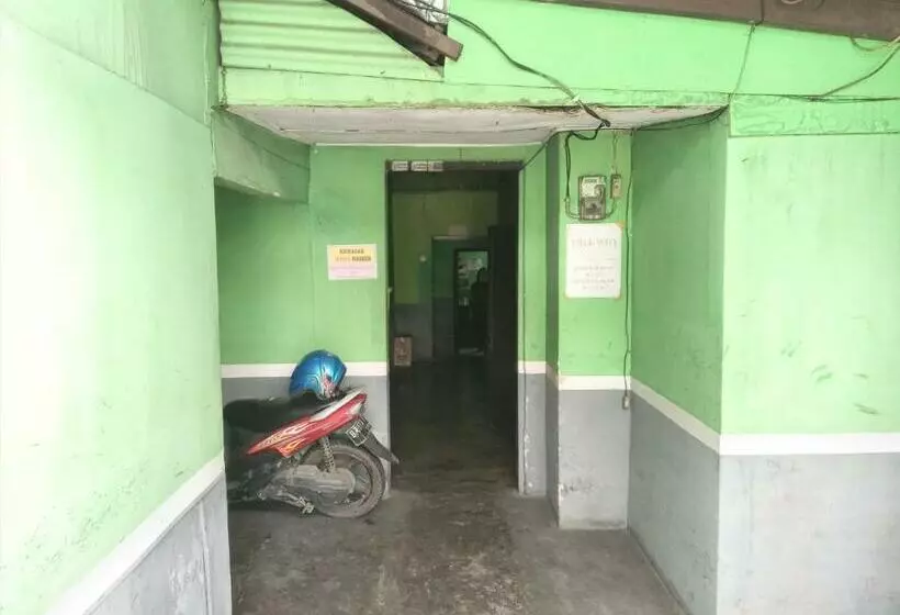 Pensión Penginapan 99