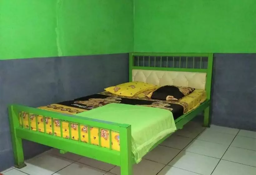 Pensión Penginapan 99