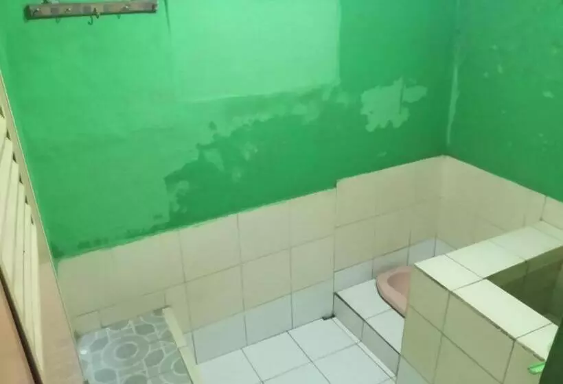 Pensión Penginapan 99