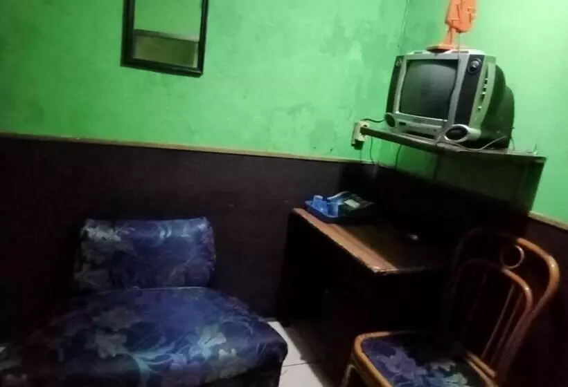 Pensión Penginapan 99