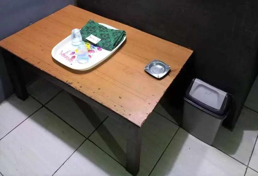 Pensión Penginapan 99