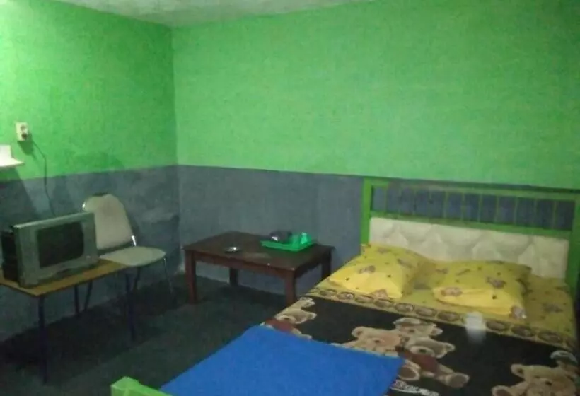 Pensión Penginapan 99