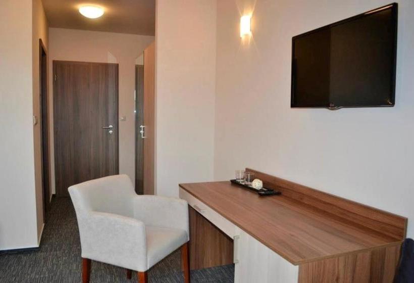 膳宿费 Penzion Lipa