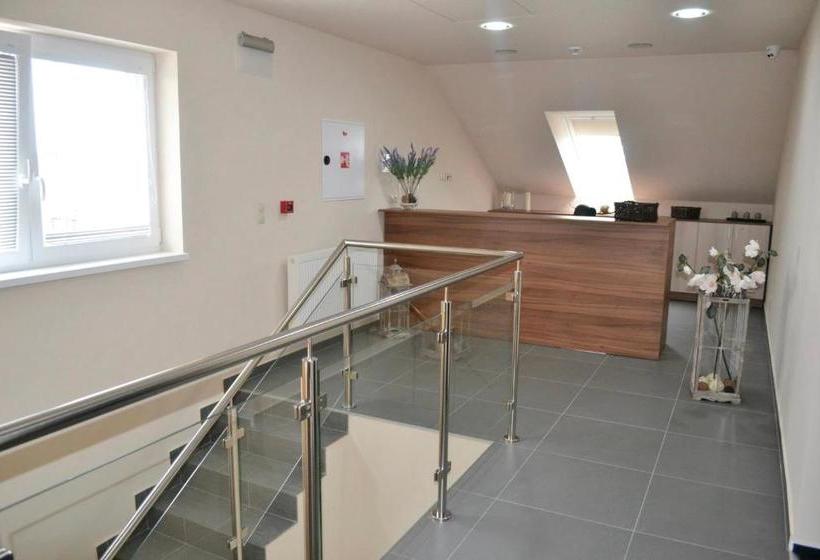 膳宿费 Penzion Lipa