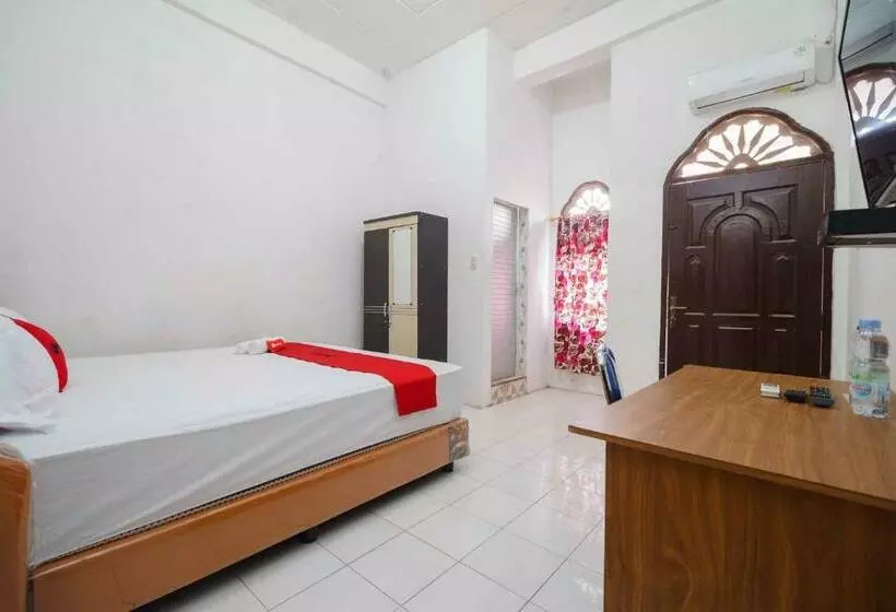 ペンション Reddoorz Syariah Near Stasiun Kereta Api Kisaran