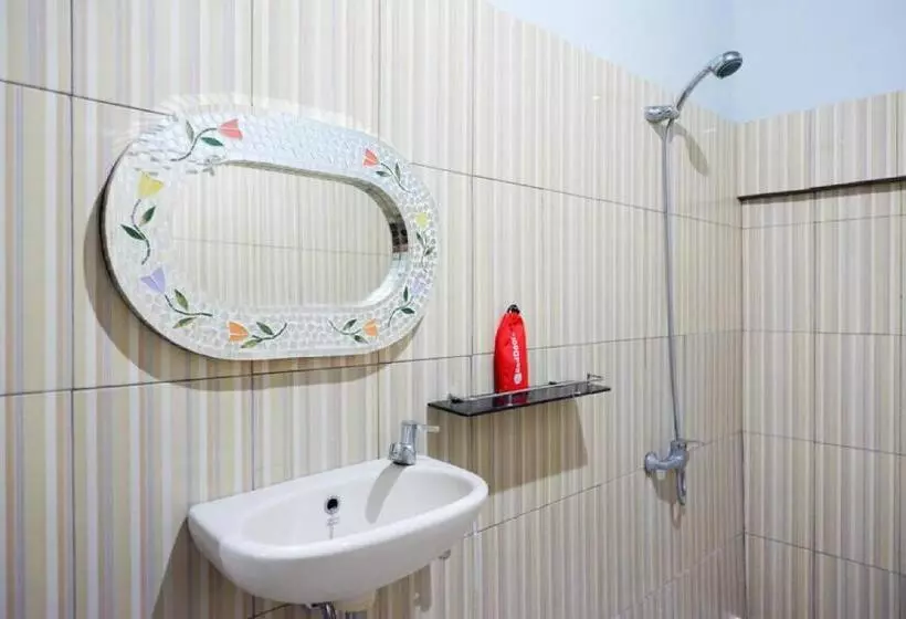 ペンション Reddoorz @ Wangi Wangi Island Wakatobi