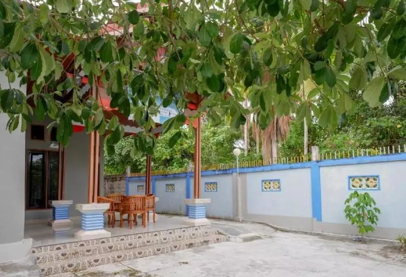 ペンション Reddoorz @ Wangi Wangi Island Wakatobi