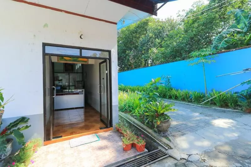 Majatalo Wisma Lanraki