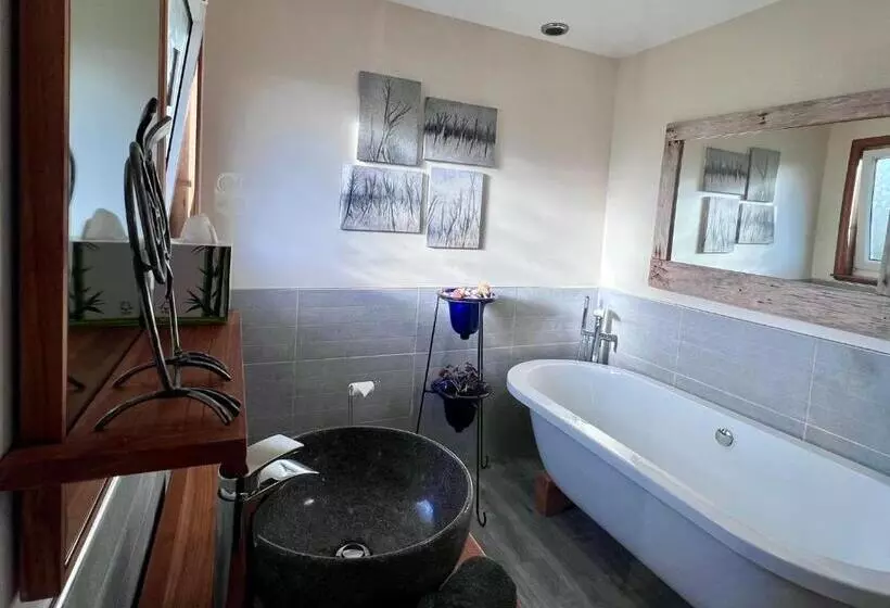 Seacroft Licensed B&b And Restaurant