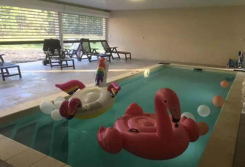 Aamiaismajoitus (B&B) Domaine Des Bois Argentés