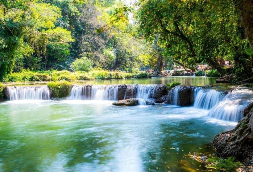 Szálloda Oyo 75317 Pintara Fahsai Resort