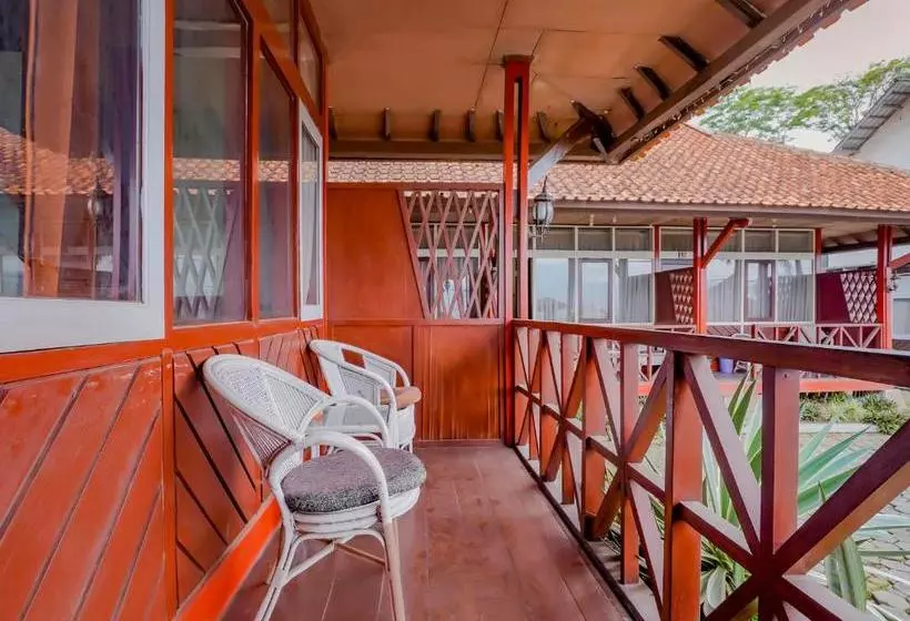 Hotelli Oyo 90025 Pondok Pesona Lembang