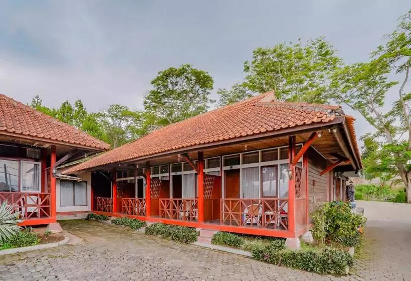 Hotelli Oyo 90025 Pondok Pesona Lembang