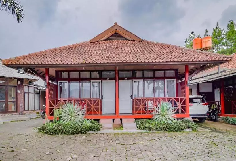 Hotelli Oyo 90025 Pondok Pesona Lembang