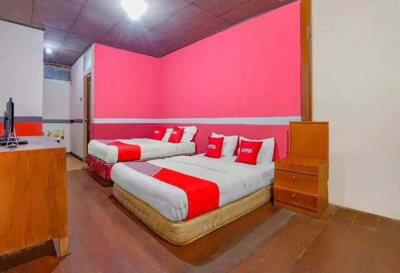 Hotelli Oyo 90025 Pondok Pesona Lembang