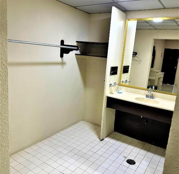 Kavia Meoqui Hotel & Suites